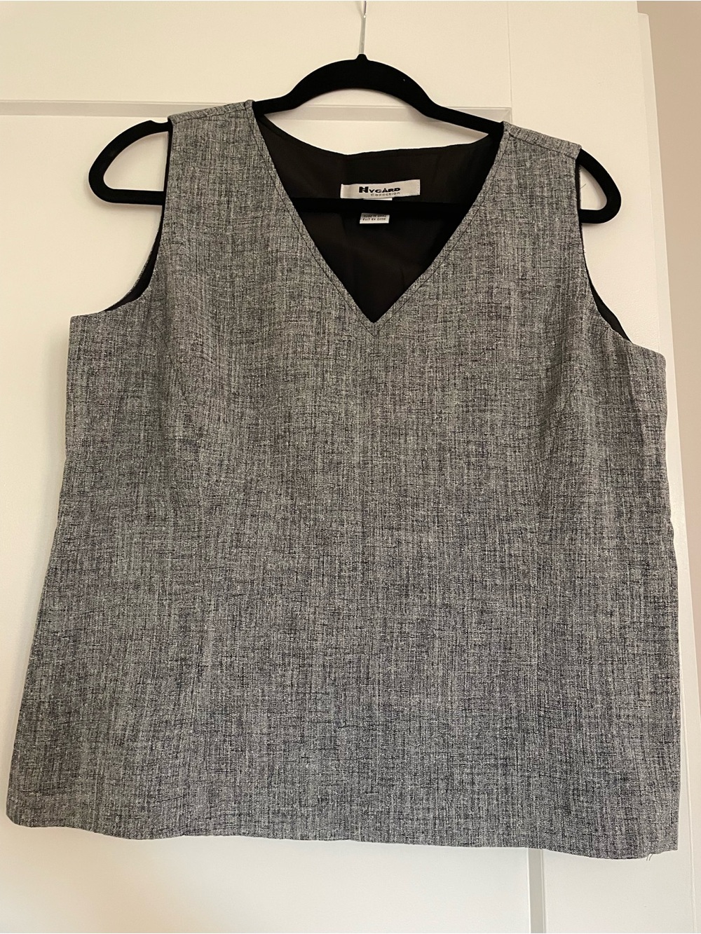 Nygard Collection Grey V-Neck Sleeveless Tunic Top
